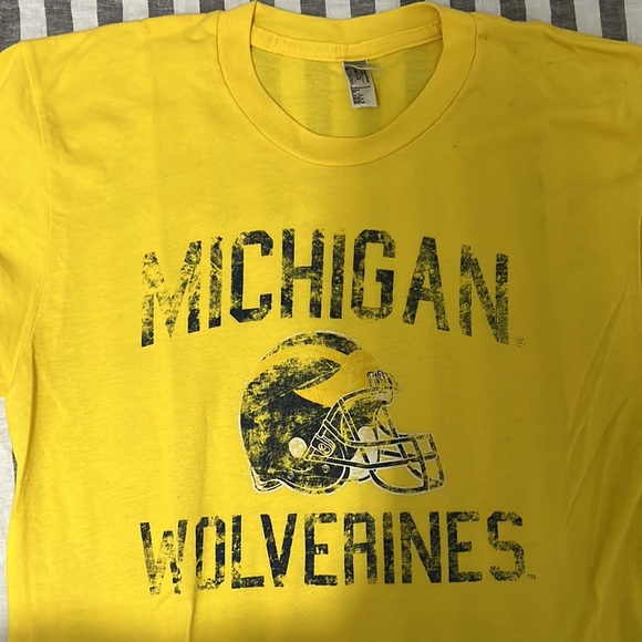 Michigan Wolverines yellow t-shirt - Picture 2 of 3